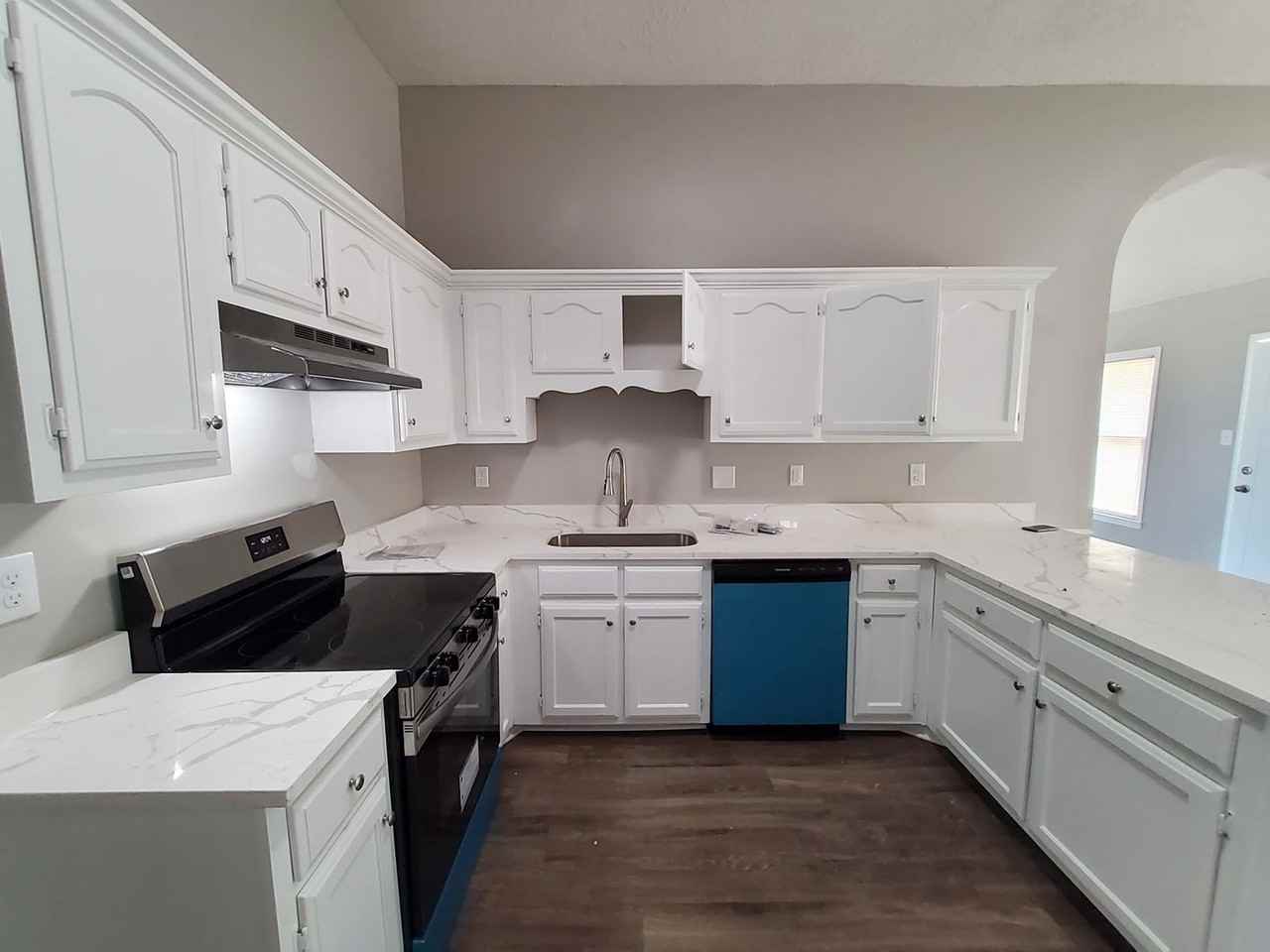 8937 Chimneyrock Blvd - Photo 3 of 5