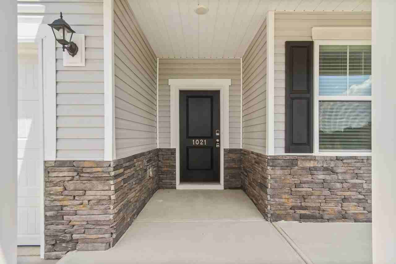 1021 Skidaway Dr - Photo 3 of 45
