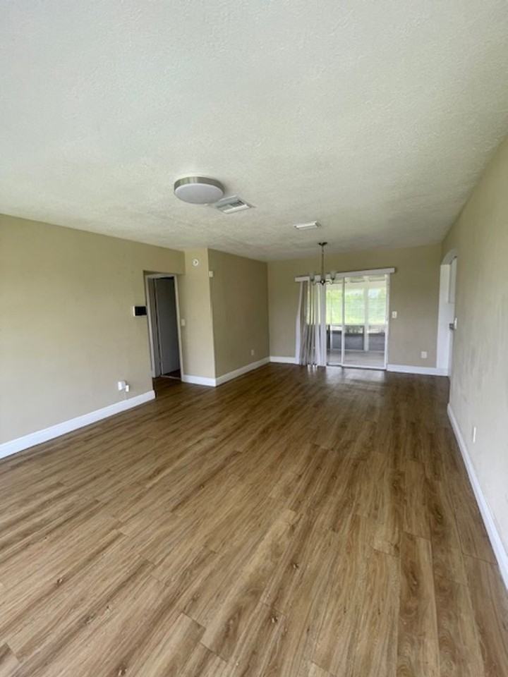 1023 Gerona Ave - Photo 3 of 10