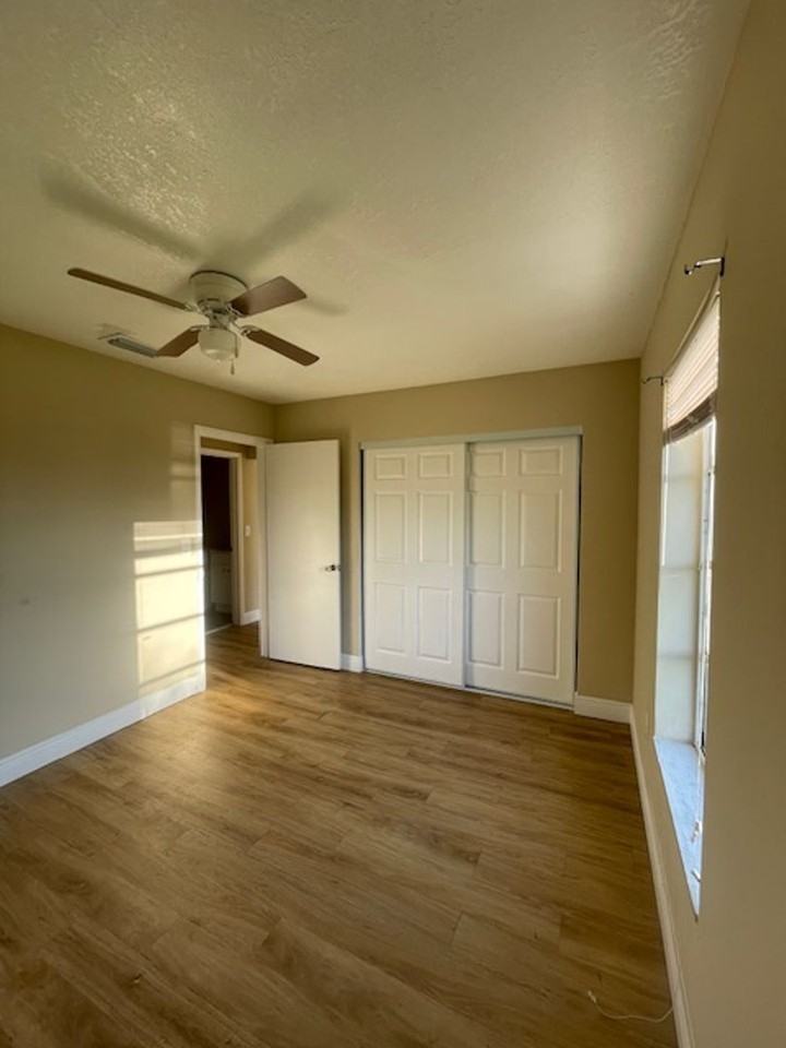 1023 Gerona Ave - Photo 5 of 10