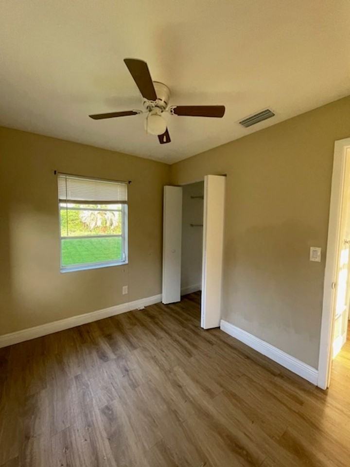 1023 Gerona Ave - Photo 6 of 10