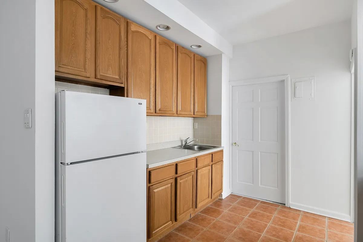Riverside Dr & W 163rd St #42 - Photo 3 of 8
