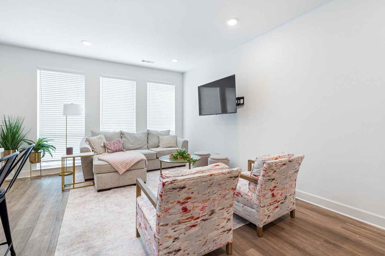 Student Housing Near the University of Arkansas (4bed/3bath) - Photo 7 of 14