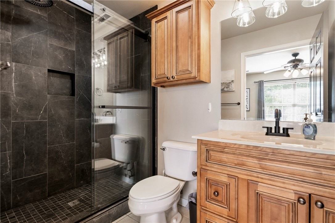 2051 Ne J St - Photo 2 of 13