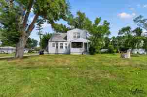 featured image of 22107 15 Mile Rd