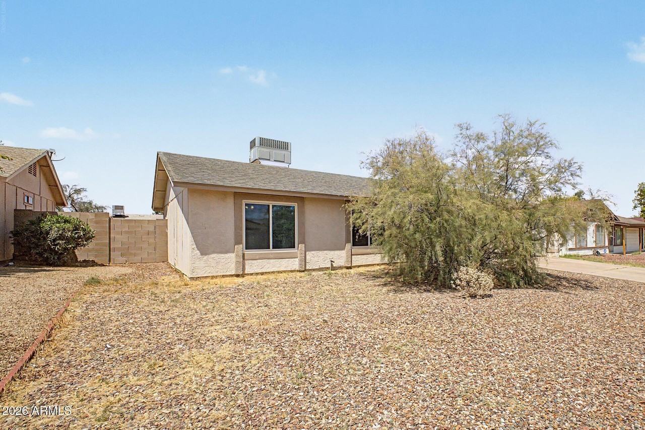 932 W Libra Dr - Photo 2 of 39