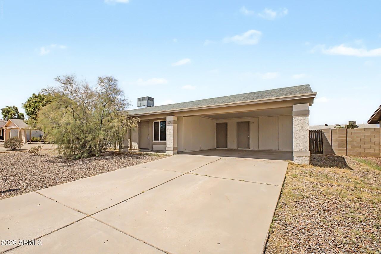 932 W Libra Dr - Photo 3 of 39