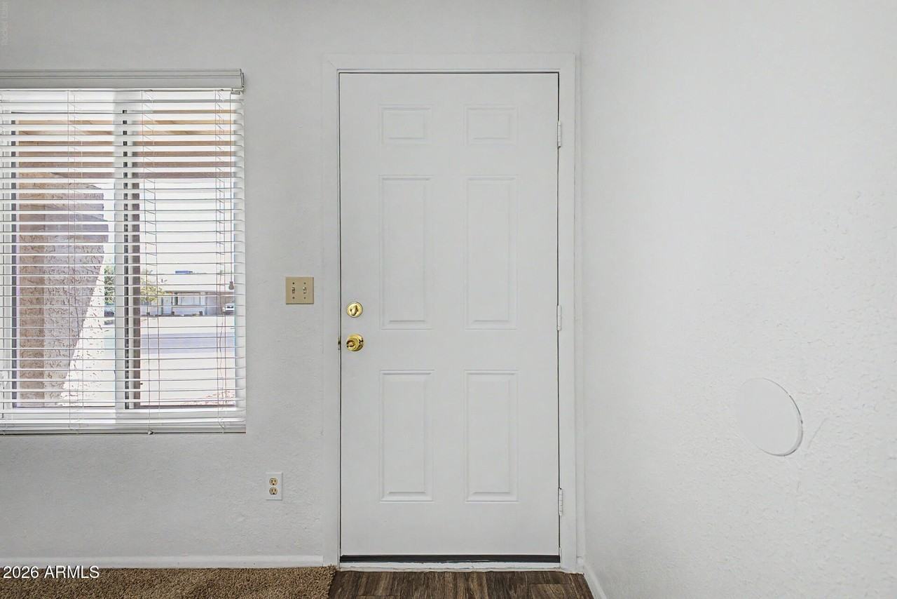 932 W Libra Dr - Photo 6 of 39