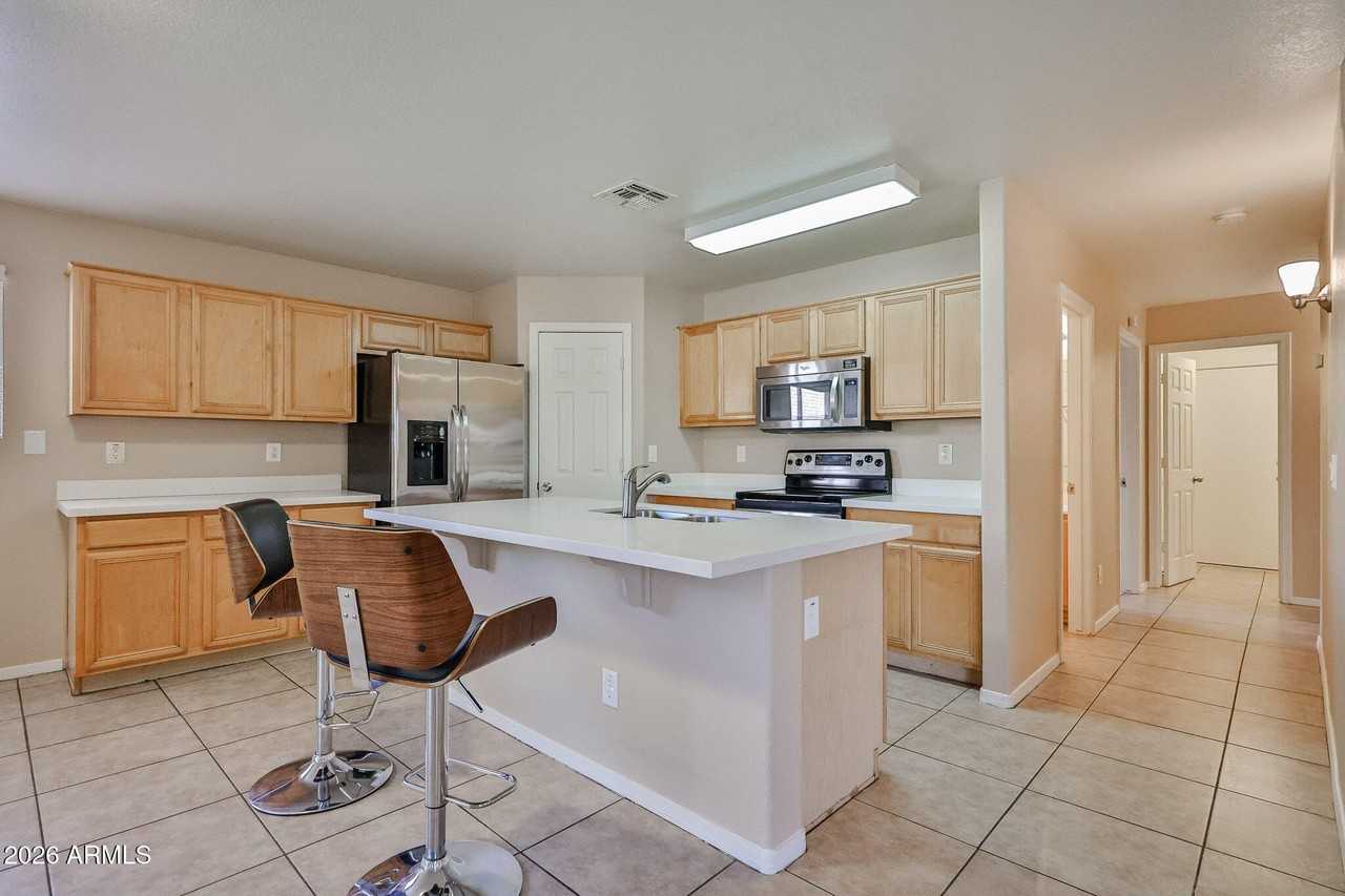 16176 W Statler St - Photo 7 of 33