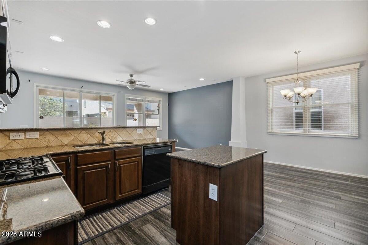 2233 E Pecan Rd - Photo 5 of 18