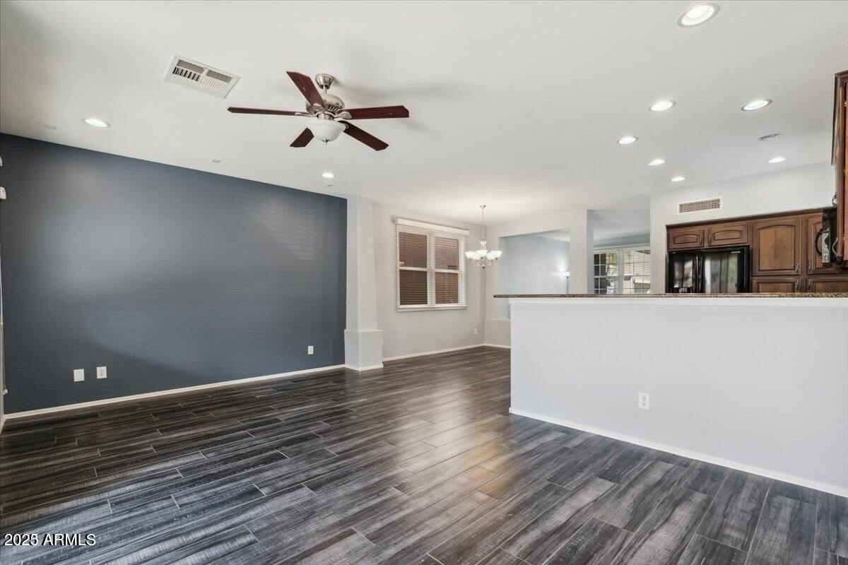 2233 E Pecan Rd - Photo 6 of 18
