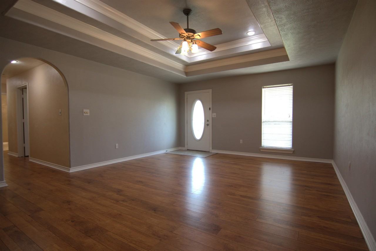 8525 Sunflower Ln - Photo 3 of 13