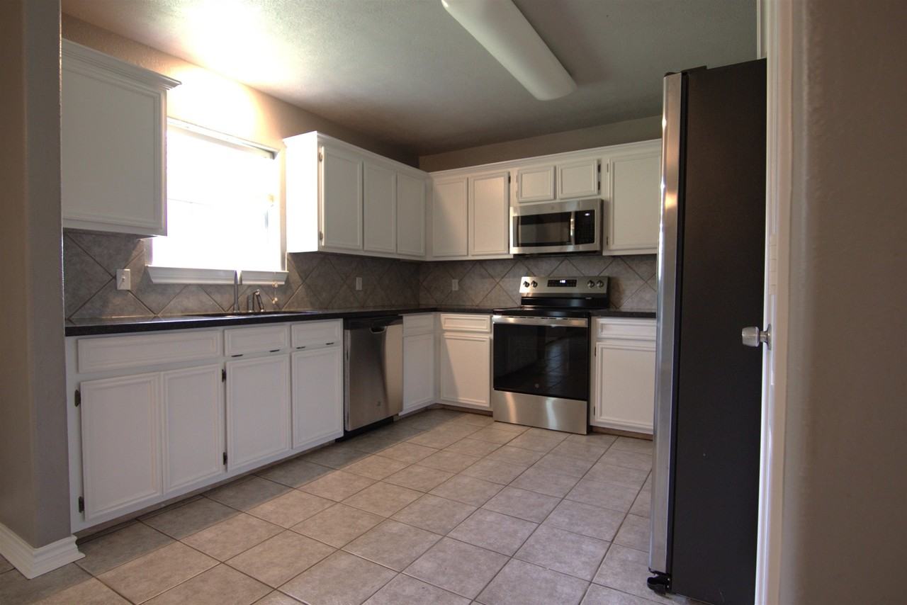 8525 Sunflower Ln - Photo 4 of 13