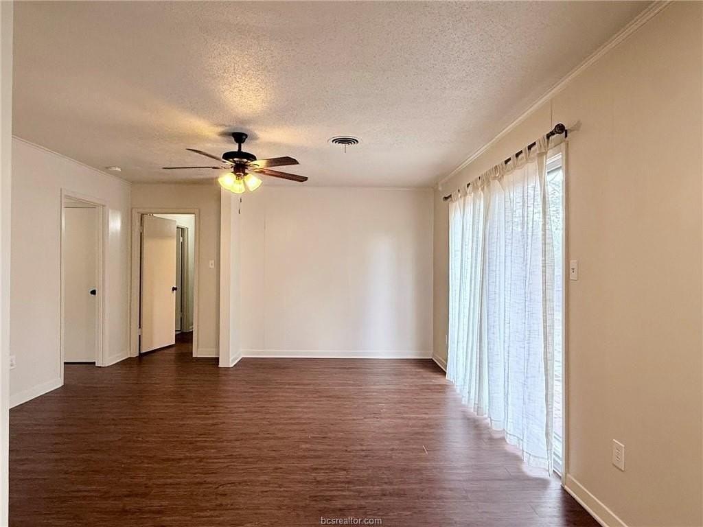 1208 Haines Dr - Photo 2 of 15
