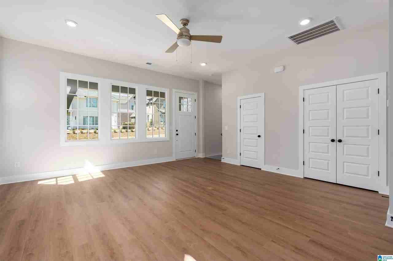 4764 Silas Ave - Photo 7 of 31
