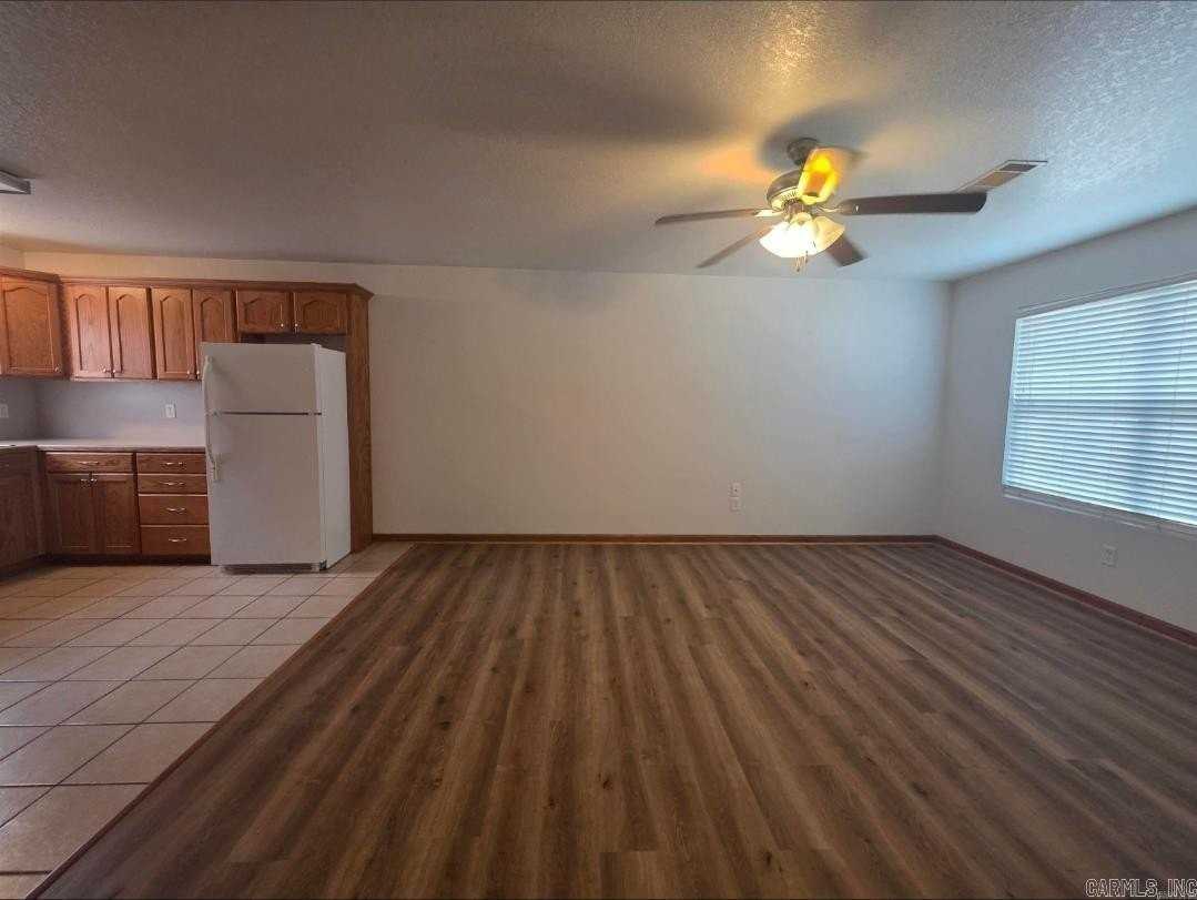 1310 N Main St - Photo 2 of 7