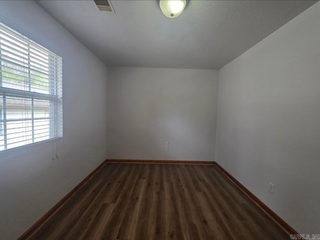 1310 N Main St - Photo 4 of 7