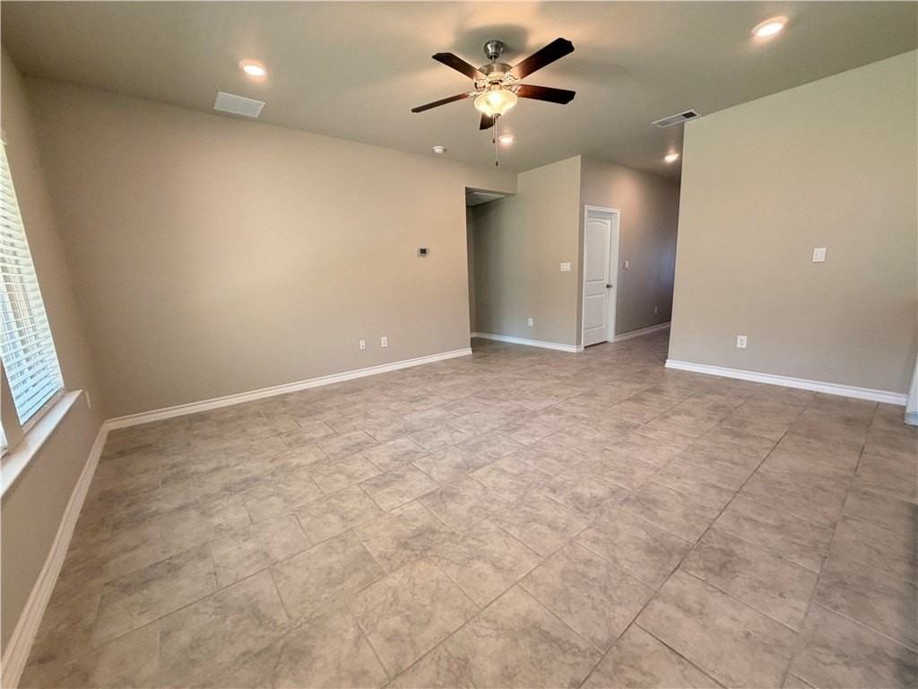 2243 Medusa Dr - Photo 5 of 39
