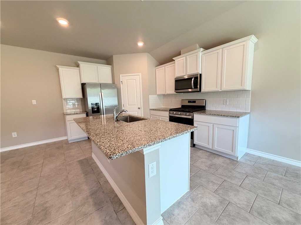 2243 Medusa Dr - Photo 6 of 39