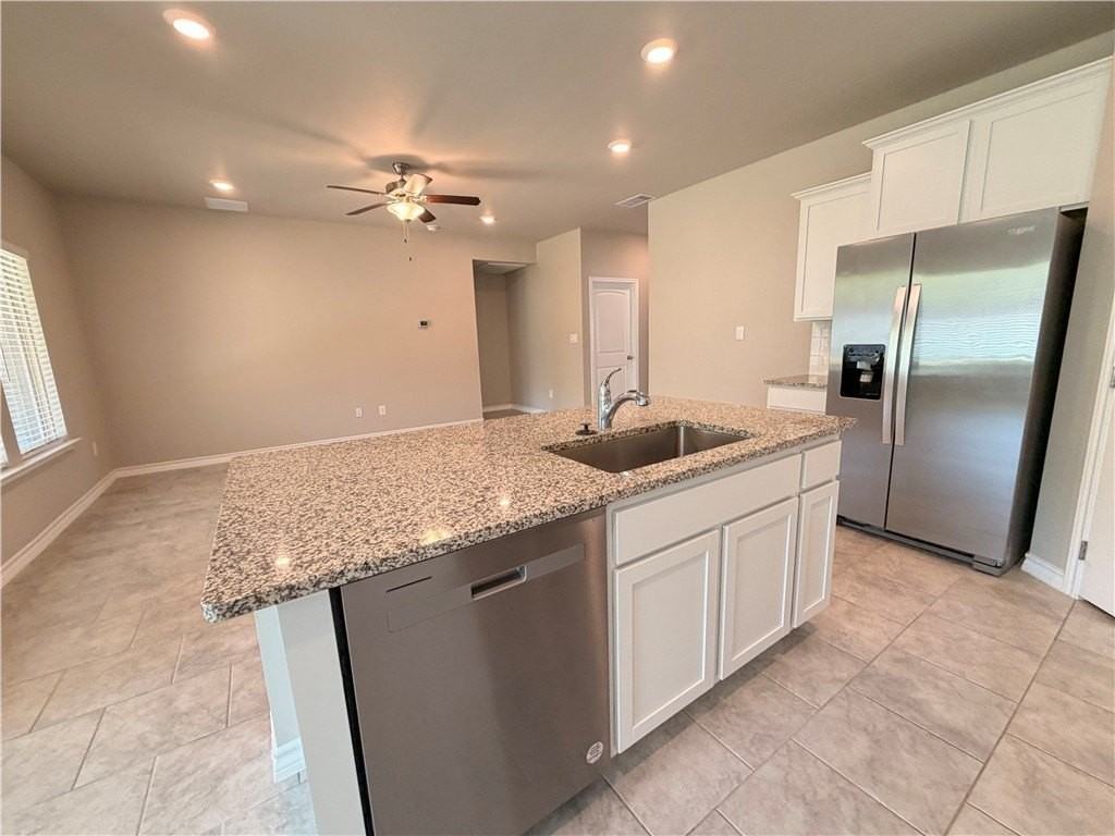 2243 Medusa Dr - Photo 7 of 39