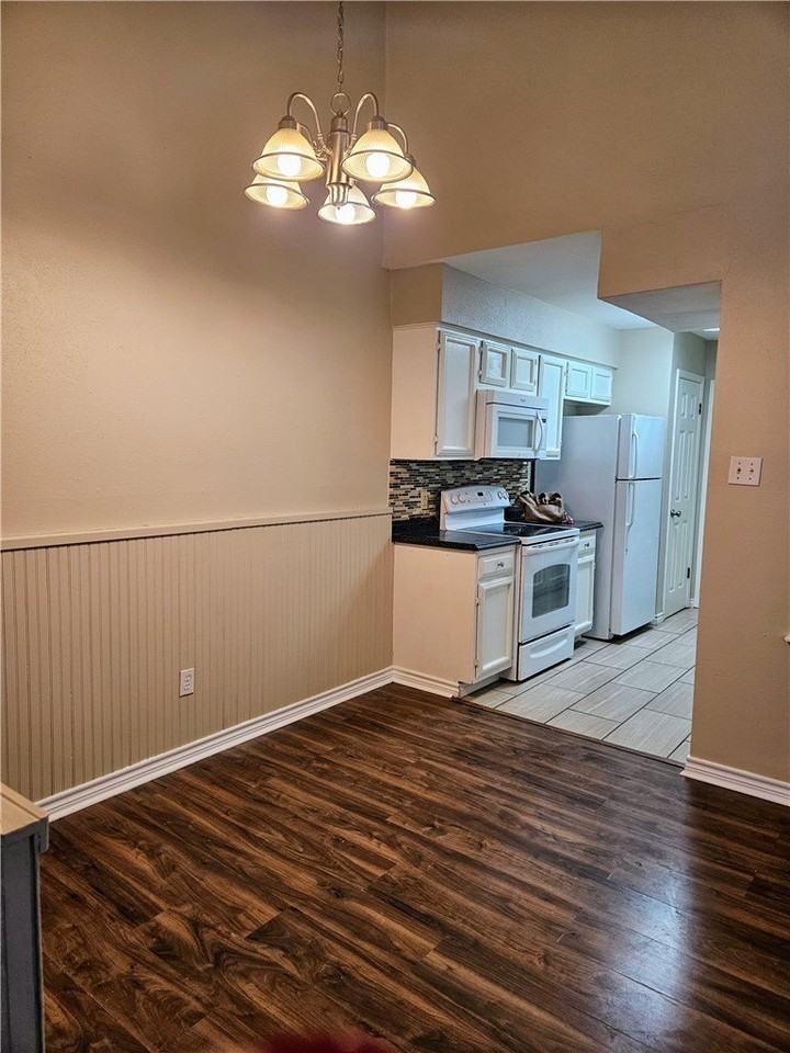 7202 Mansions Dr #H2 - Photo 7 of 21