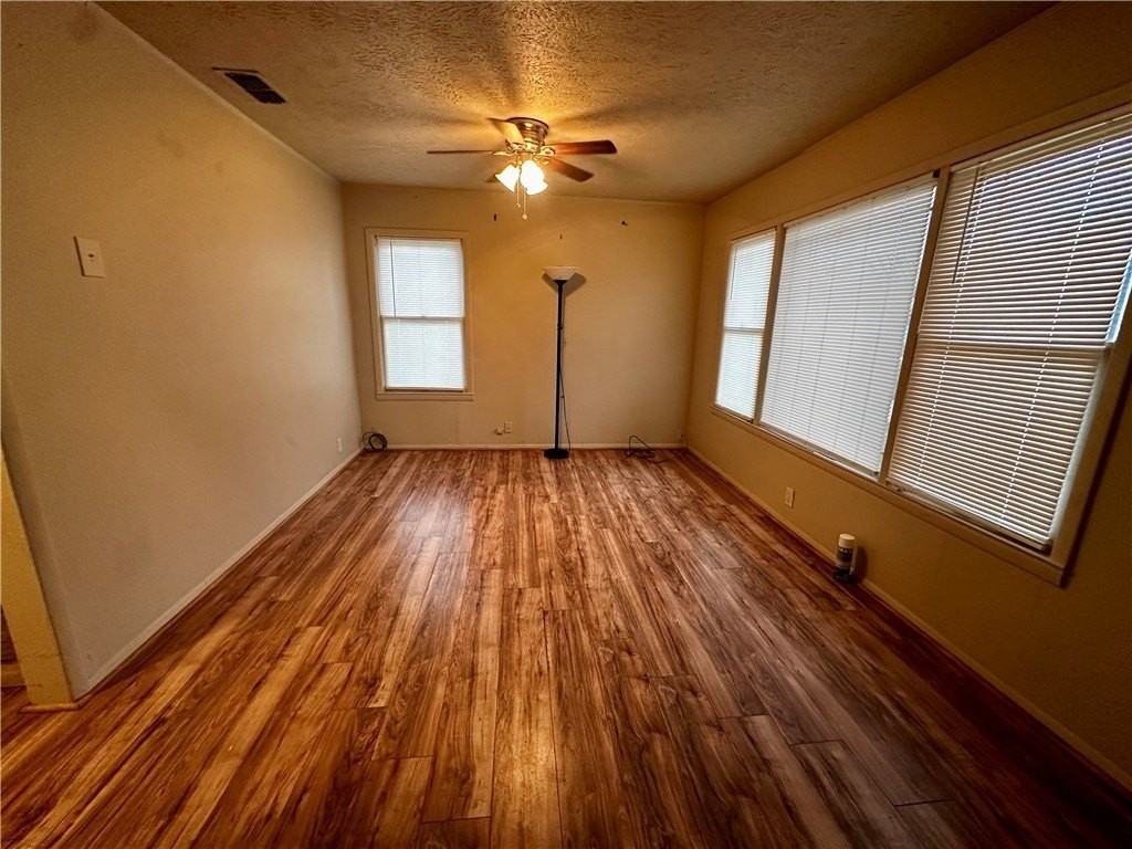 4922 Monitor St - Photo 7 of 25