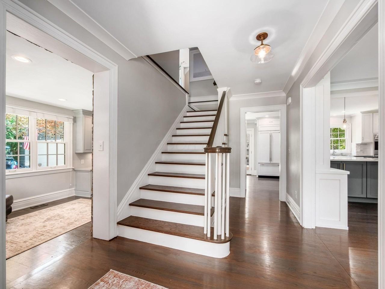 1899 Tremont Rd - Photo 4 of 43