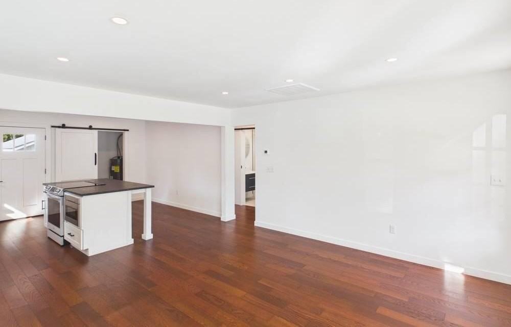 313 Fulton St - Photo 4 of 21