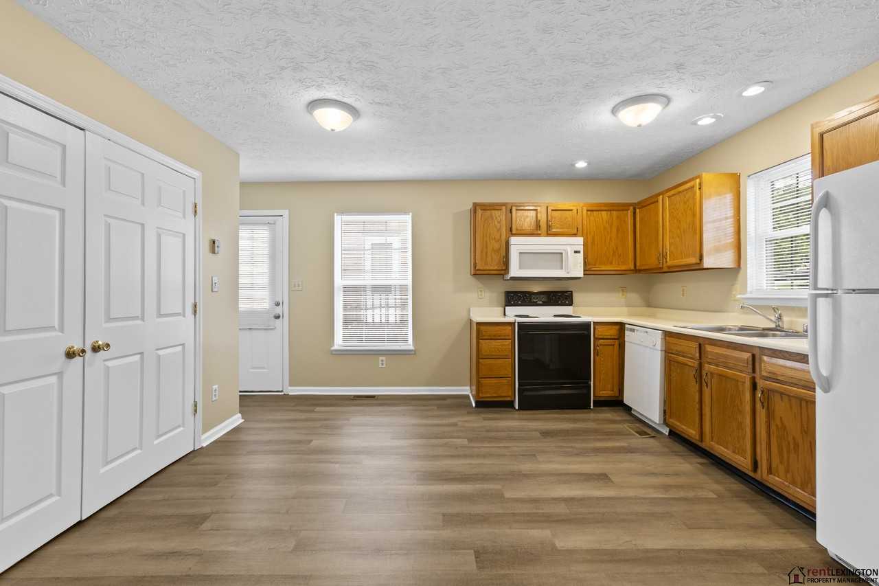 531 Bell Place Dr #1 - Photo 2 of 26