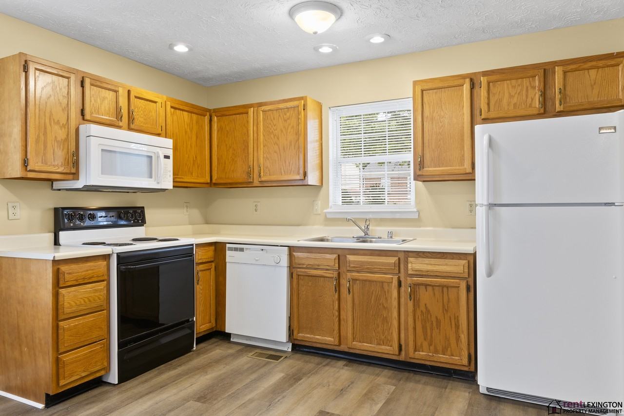 531 Bell Place Dr #1 - Photo 4 of 26