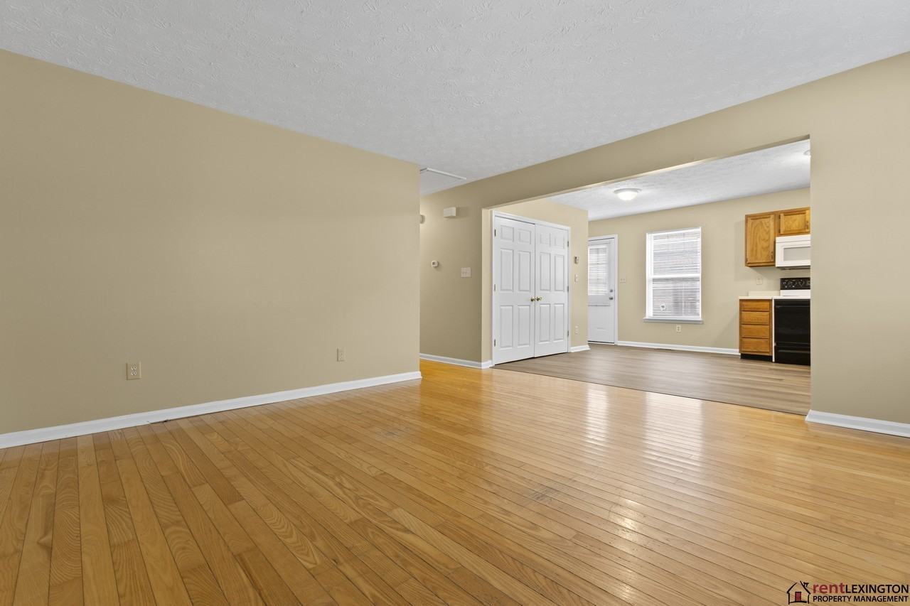 531 Bell Place Dr #1 - Photo 5 of 26