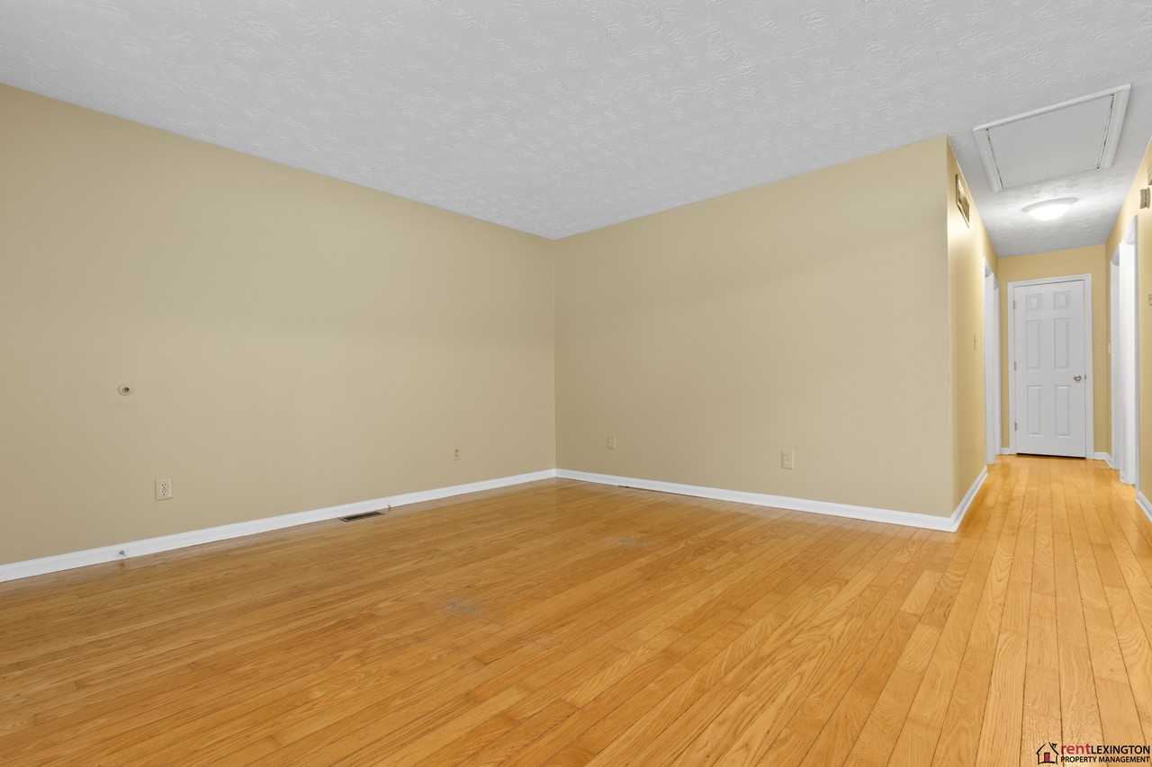 531 Bell Place Dr #1 - Photo 6 of 26