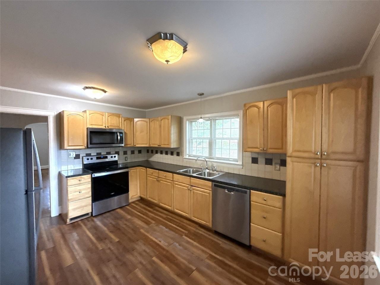 4908 Elder Ave - Photo 7 of 19