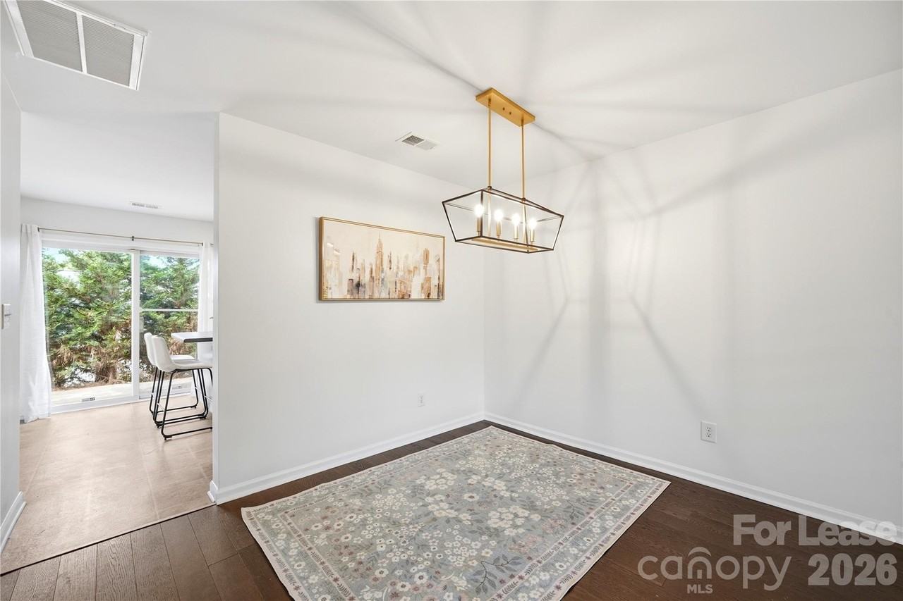 6105 Warrior Ave - Photo 5 of 31