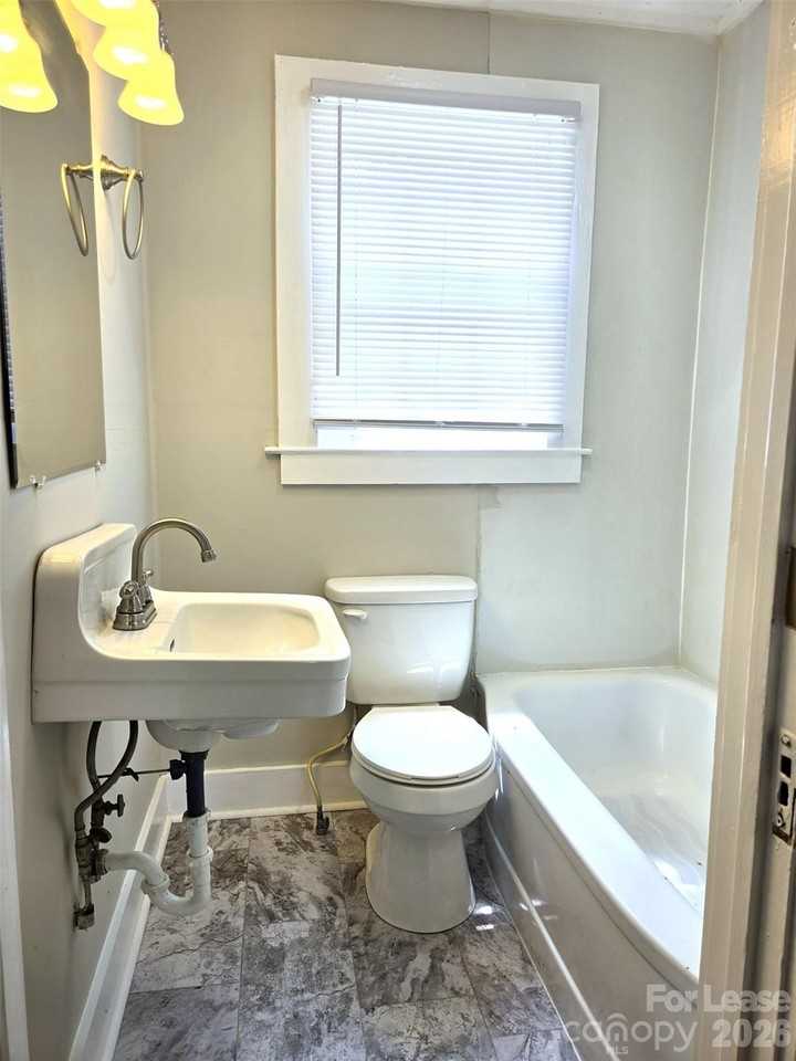 244 Dakota St - Photo 7 of 9