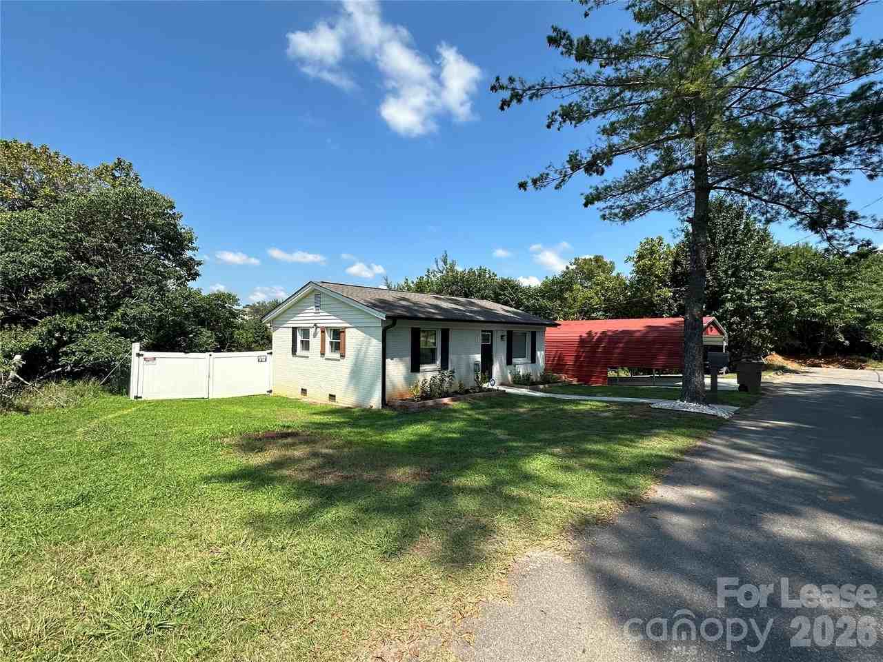 811 Kennedy St - Photo 2 of 23