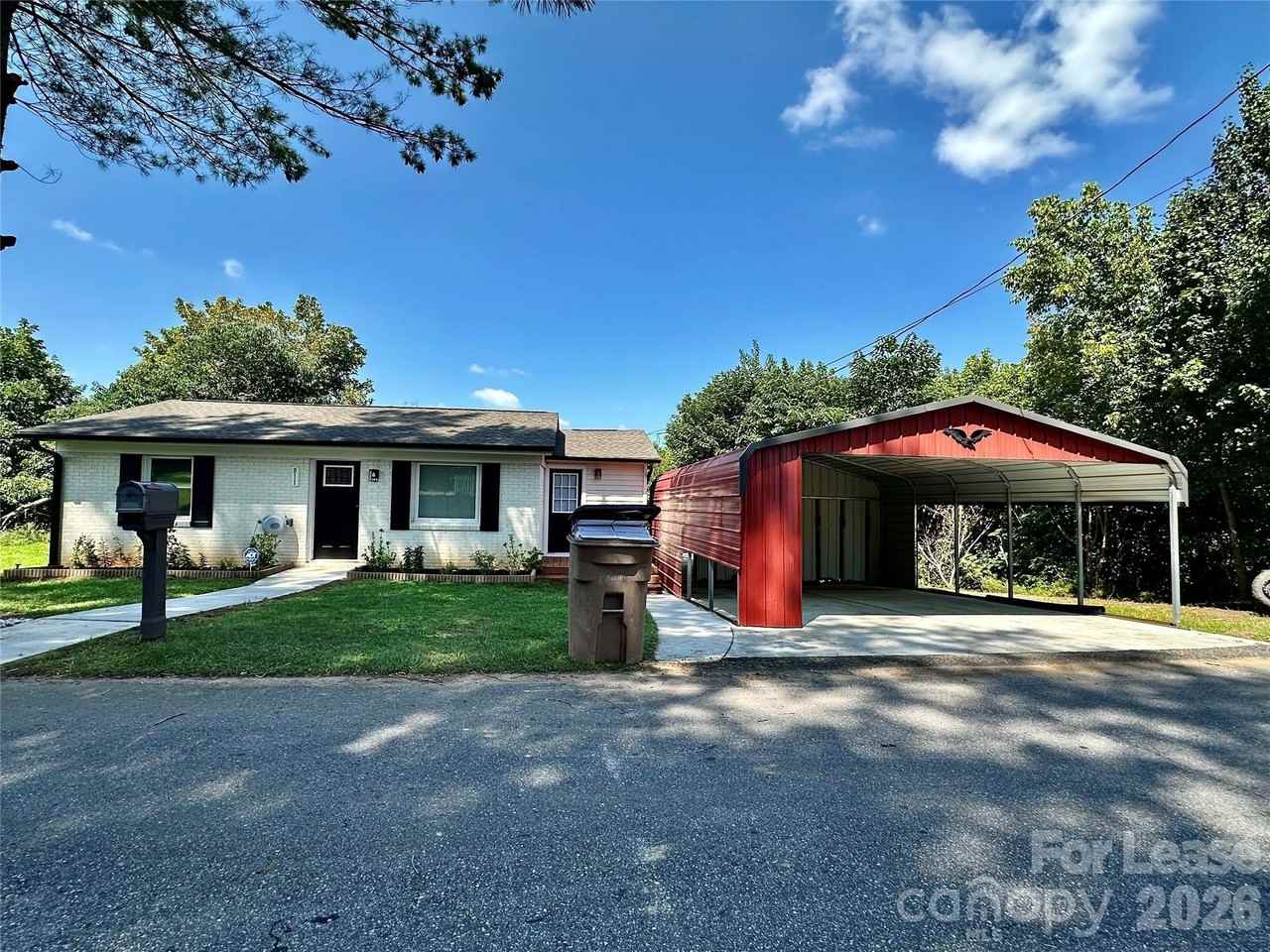 811 Kennedy St - Photo 3 of 23