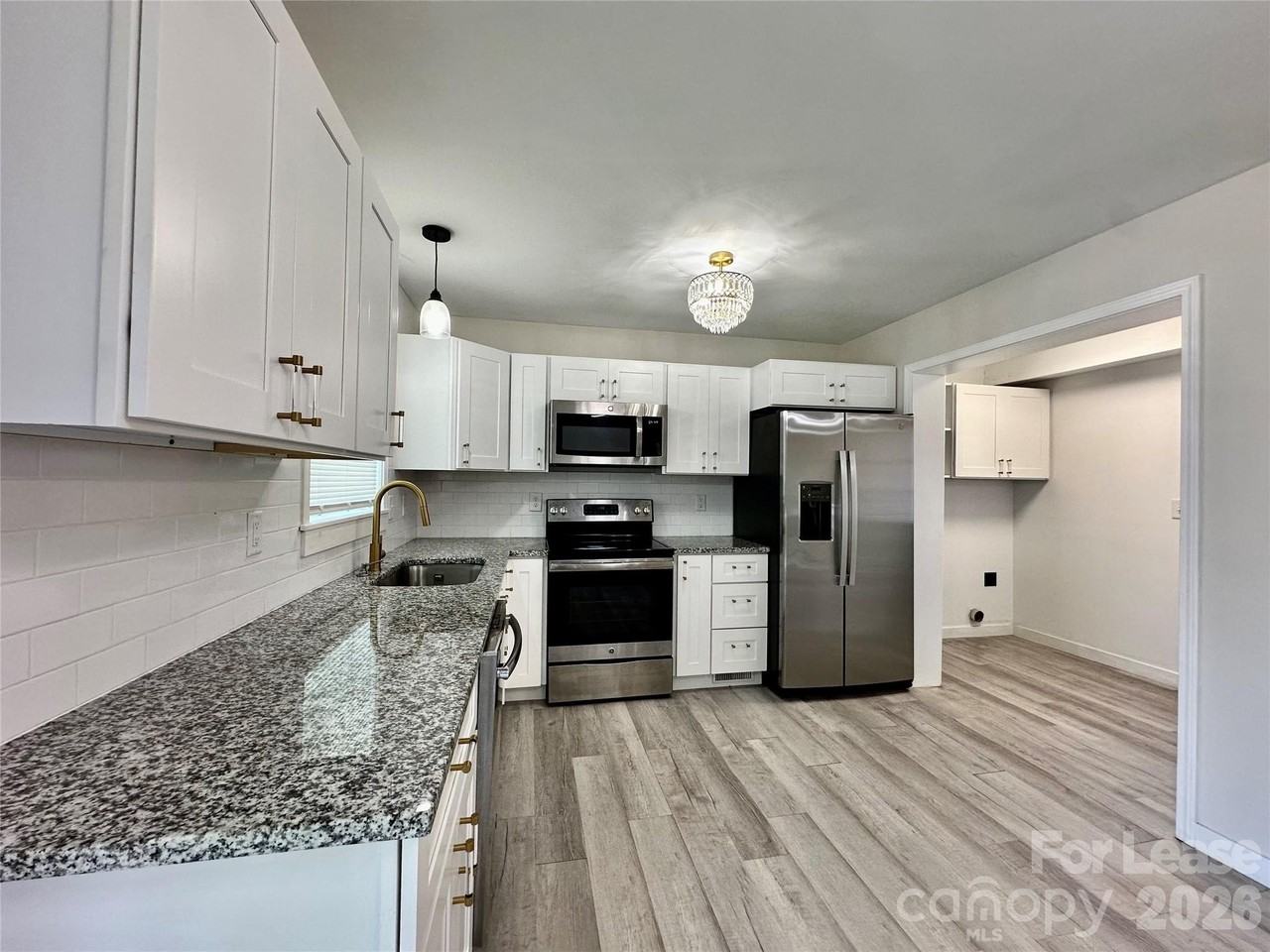 811 Kennedy St - Photo 6 of 23