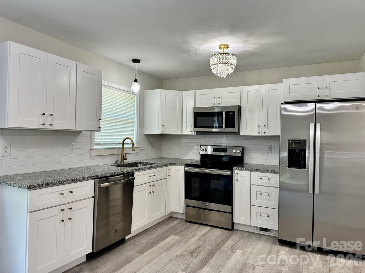811 Kennedy St - Photo 7 of 23