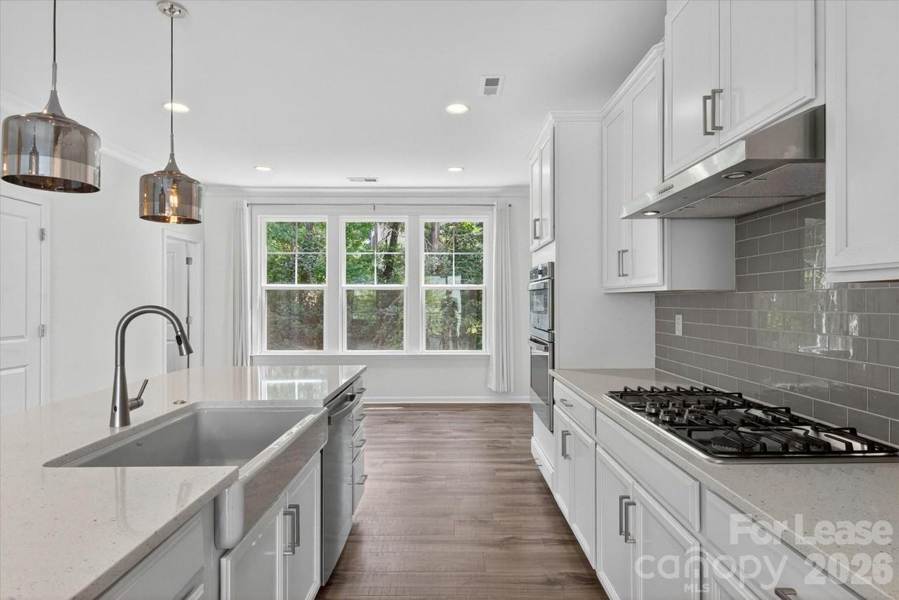 13018 Simoneaux Ln - Photo 5 of 33