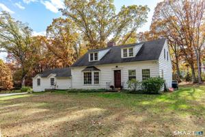 featured image of 255 Woodbury Rd