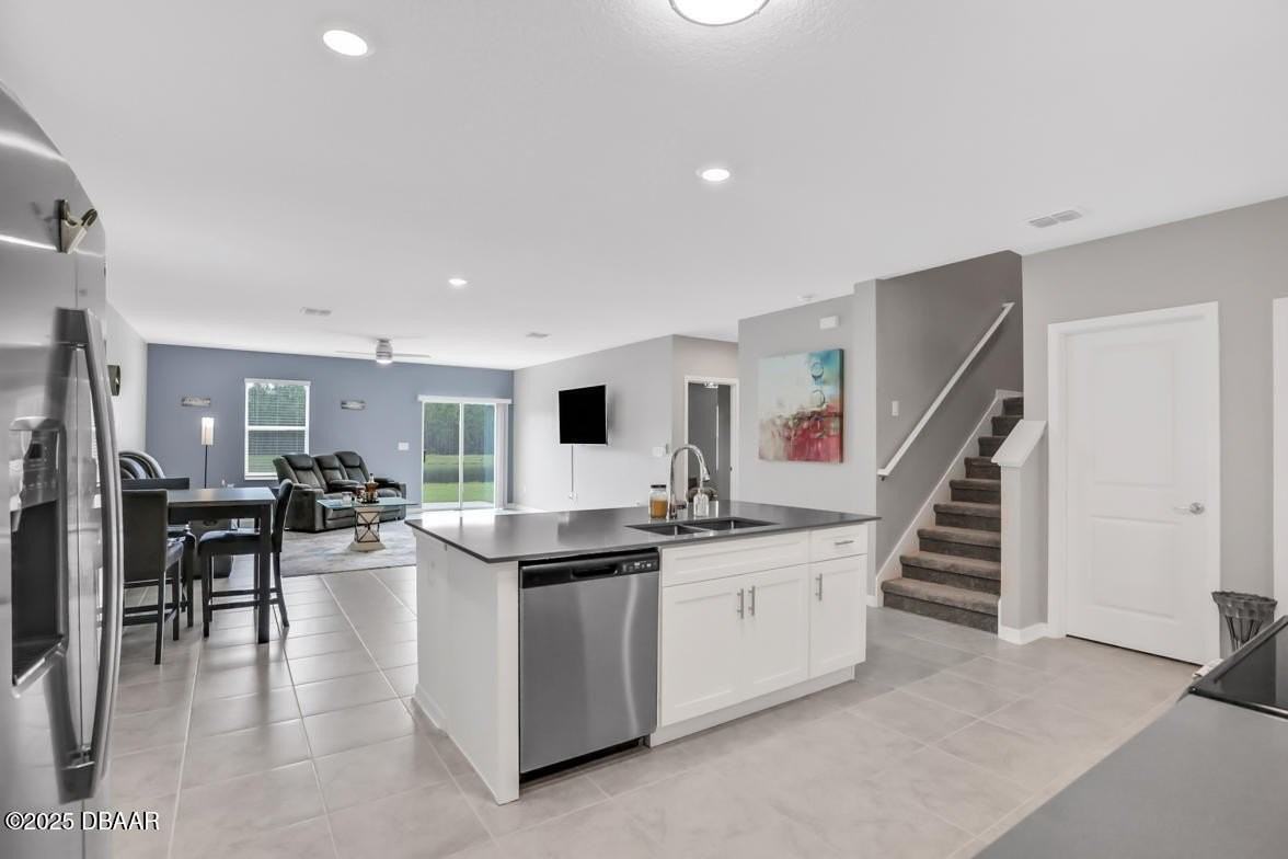 1137 Sand Trap Ct - Photo 4 of 25