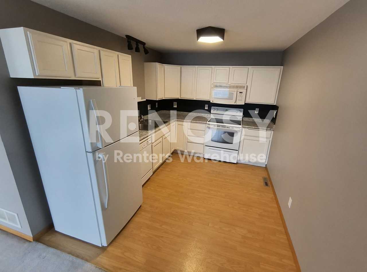 2549 Cobble Hill Ct - Photo 3 of 25