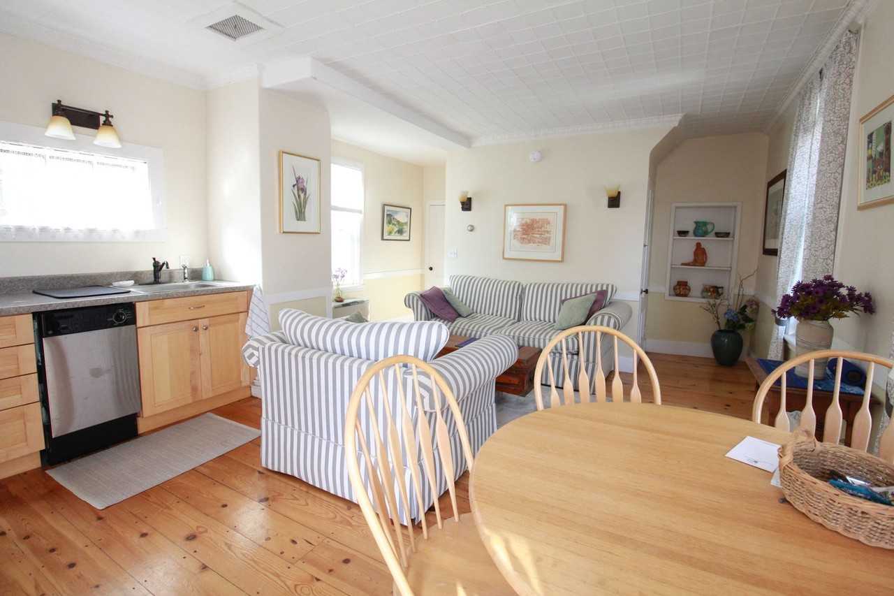 12 Obrion St - Photo 2 of 9