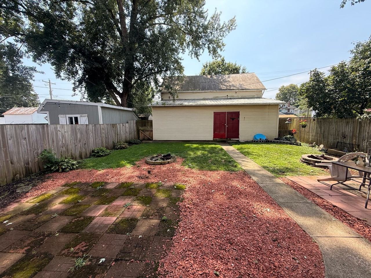 304 E 6th Ave - Photo 3 of 25