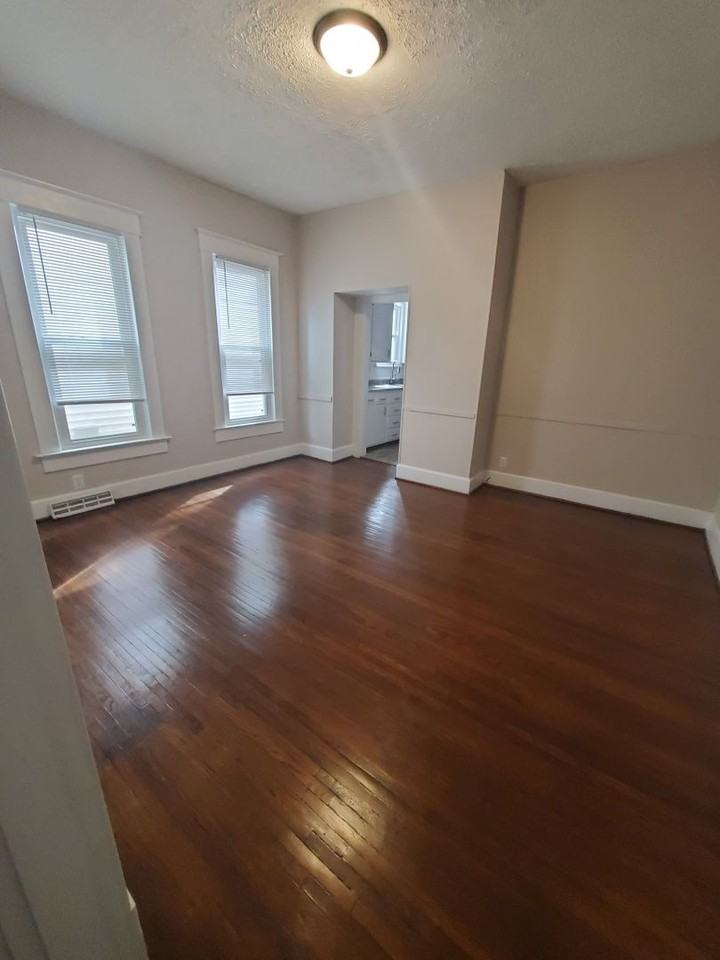 304 E 6th Ave - Photo 7 of 25