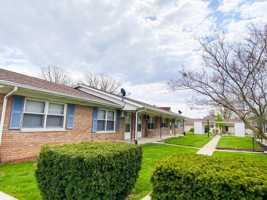 featured image of 404 W Plum St