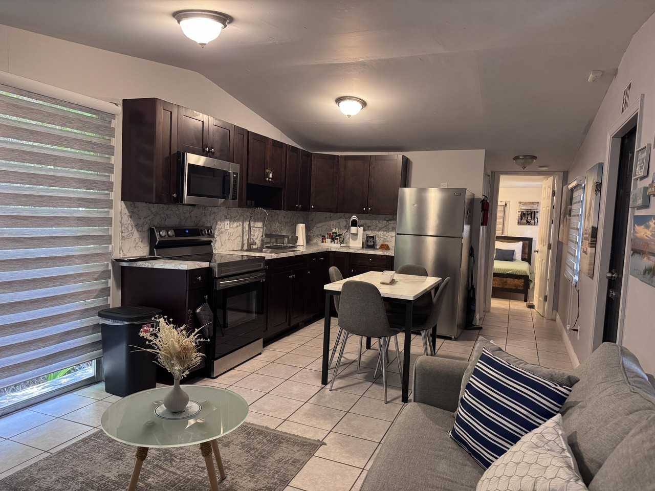 18 Rose Pl - Photo 2 of 16