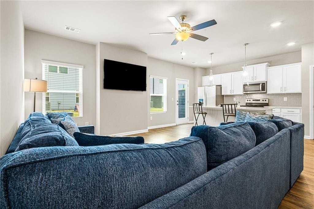 1135 Elyse Ln - Photo 4 of 26
