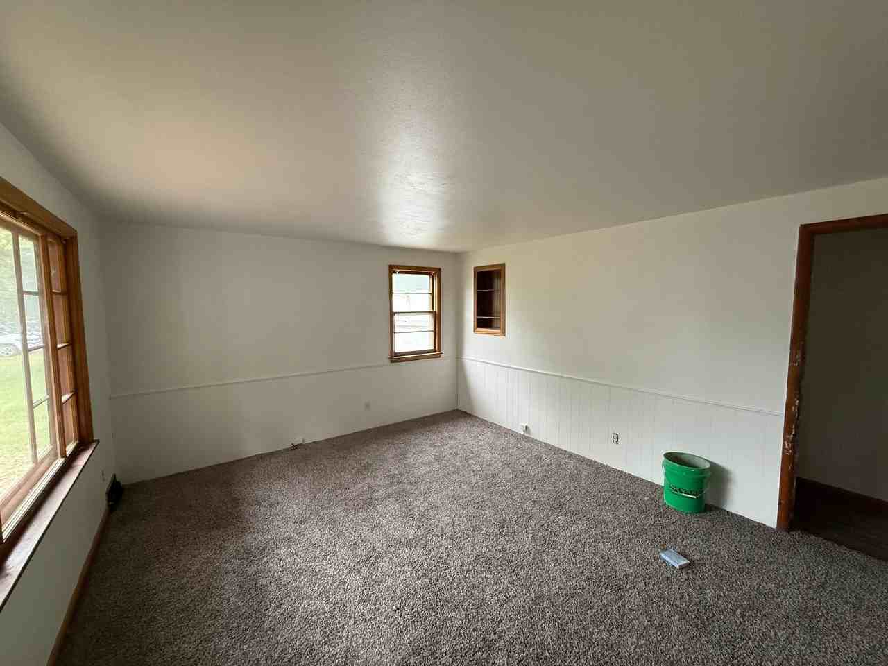 104 36th Ave Se - Photo 3 of 6